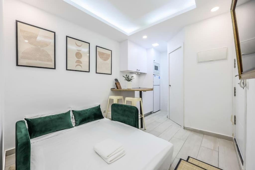 Luxe Apartment In Tetuan Madrid Exteriör bild