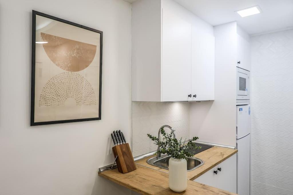 Luxe Apartment In Tetuan Madrid Exteriör bild